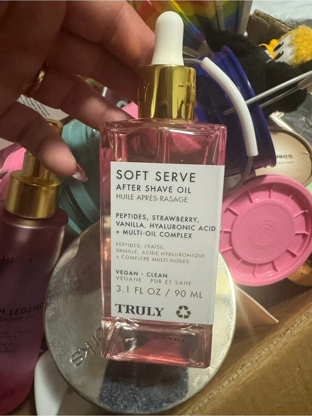 TRULY Brightening aftershave oil soft serve